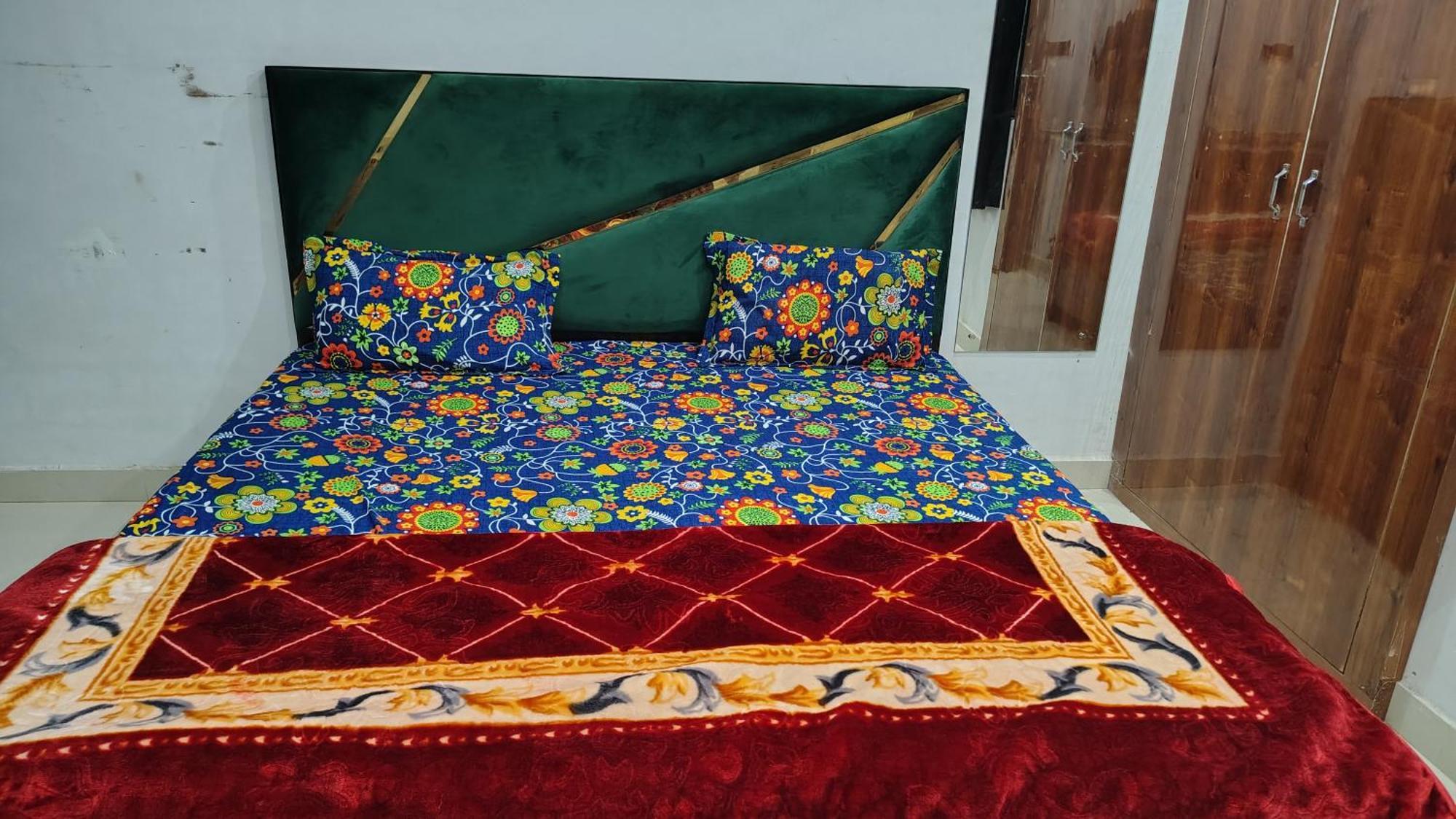 Shri Haridas Kripa Dham Ashram Vrindavan Room photo